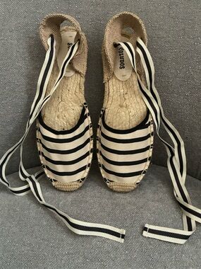 Soludos Classic Espadrille Sandals, Black and White Stripe Pattern, Size 9